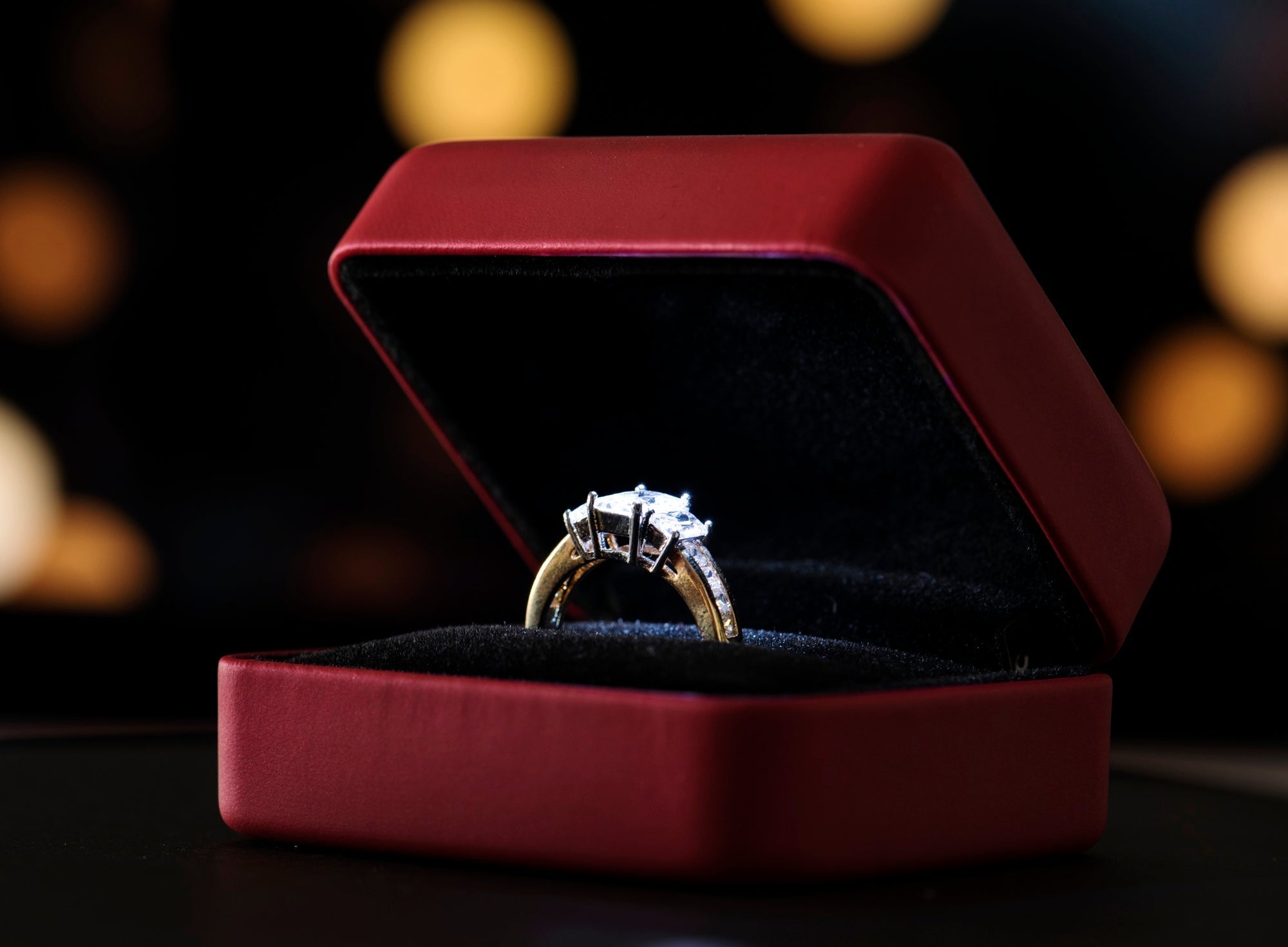 Ring with Lab Grown Diamonds