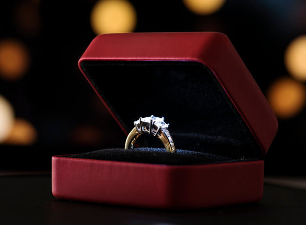 Ring with Lab Grown Diamonds