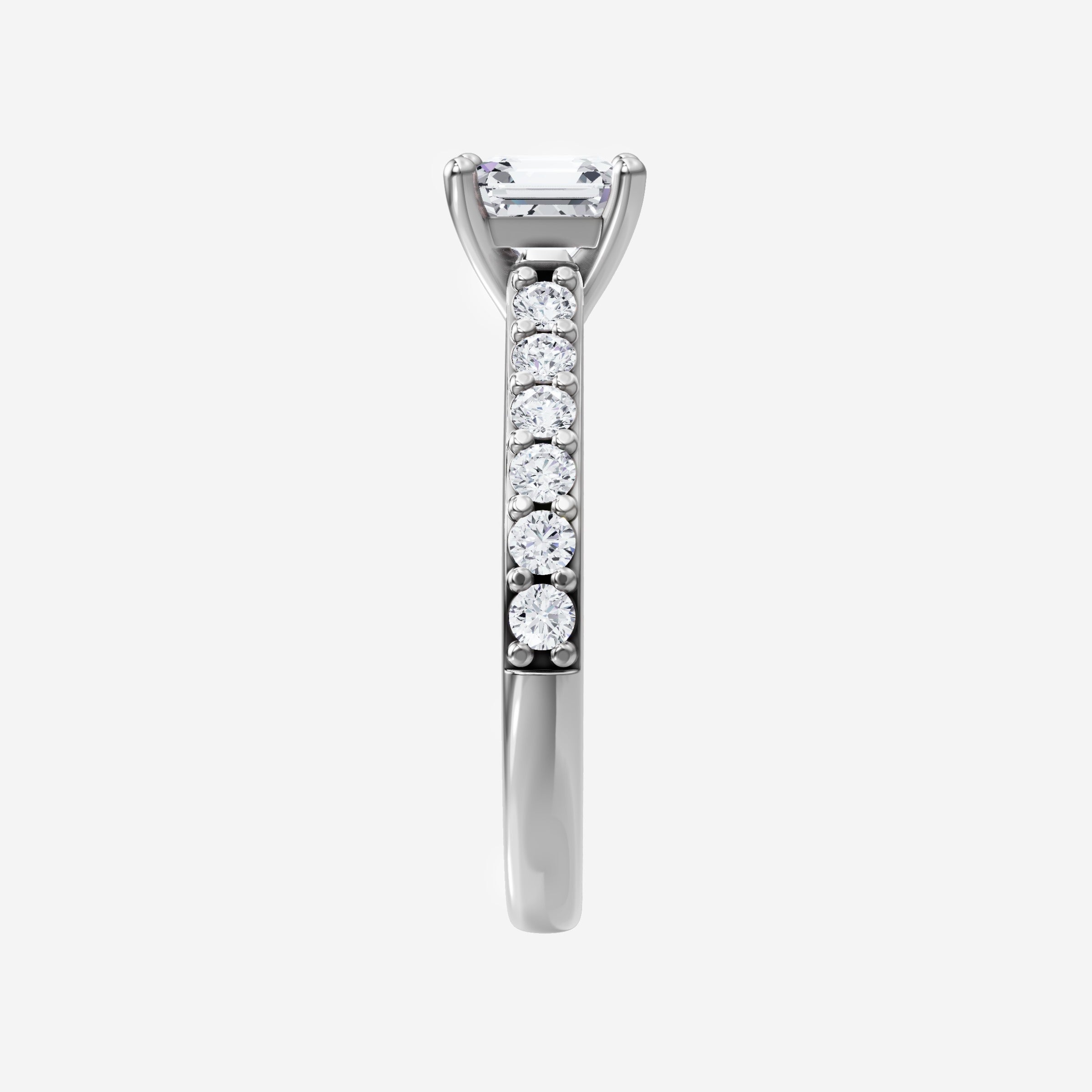 Asscher adornado con un anillo de luz