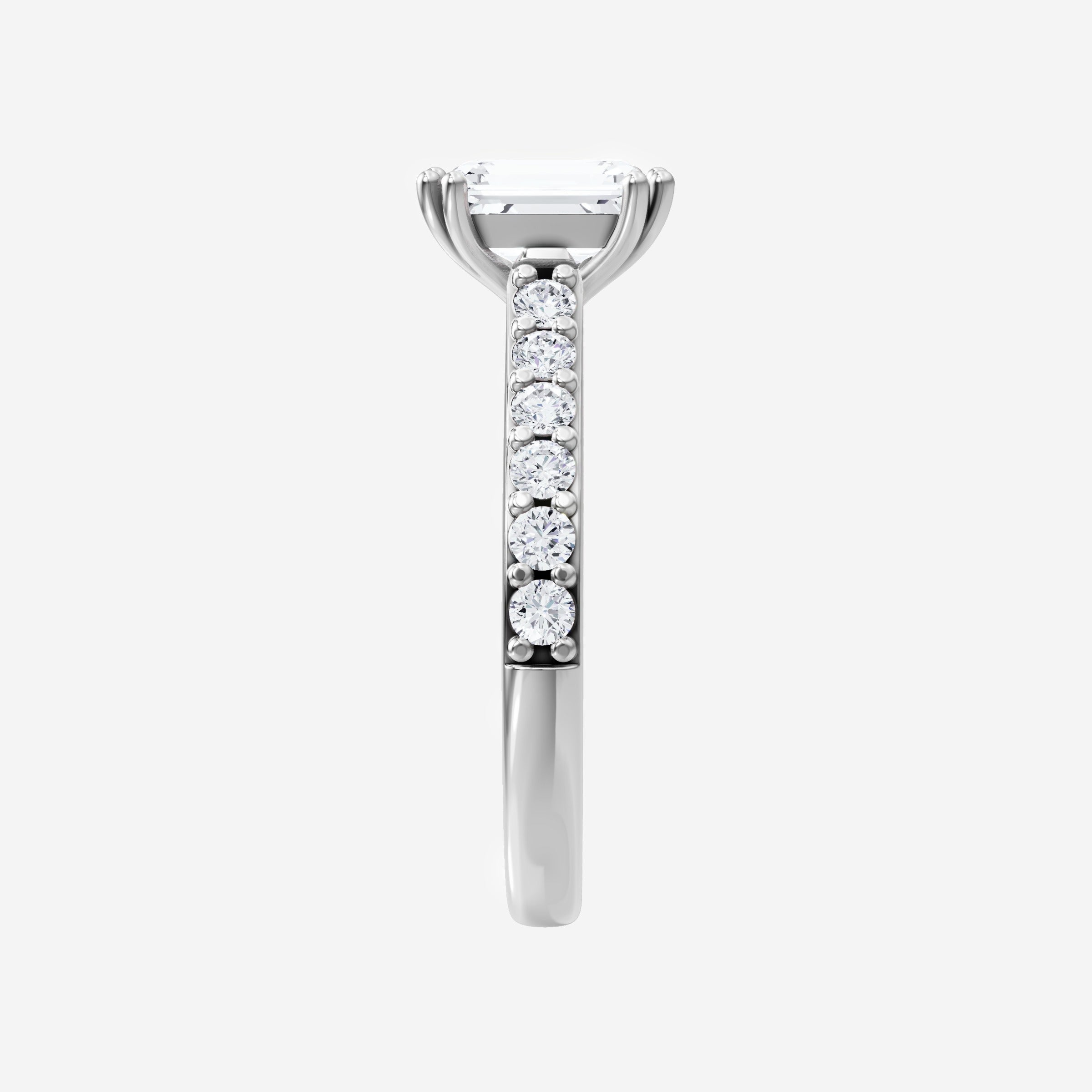 Anillo de esplendor brillante esmeralda