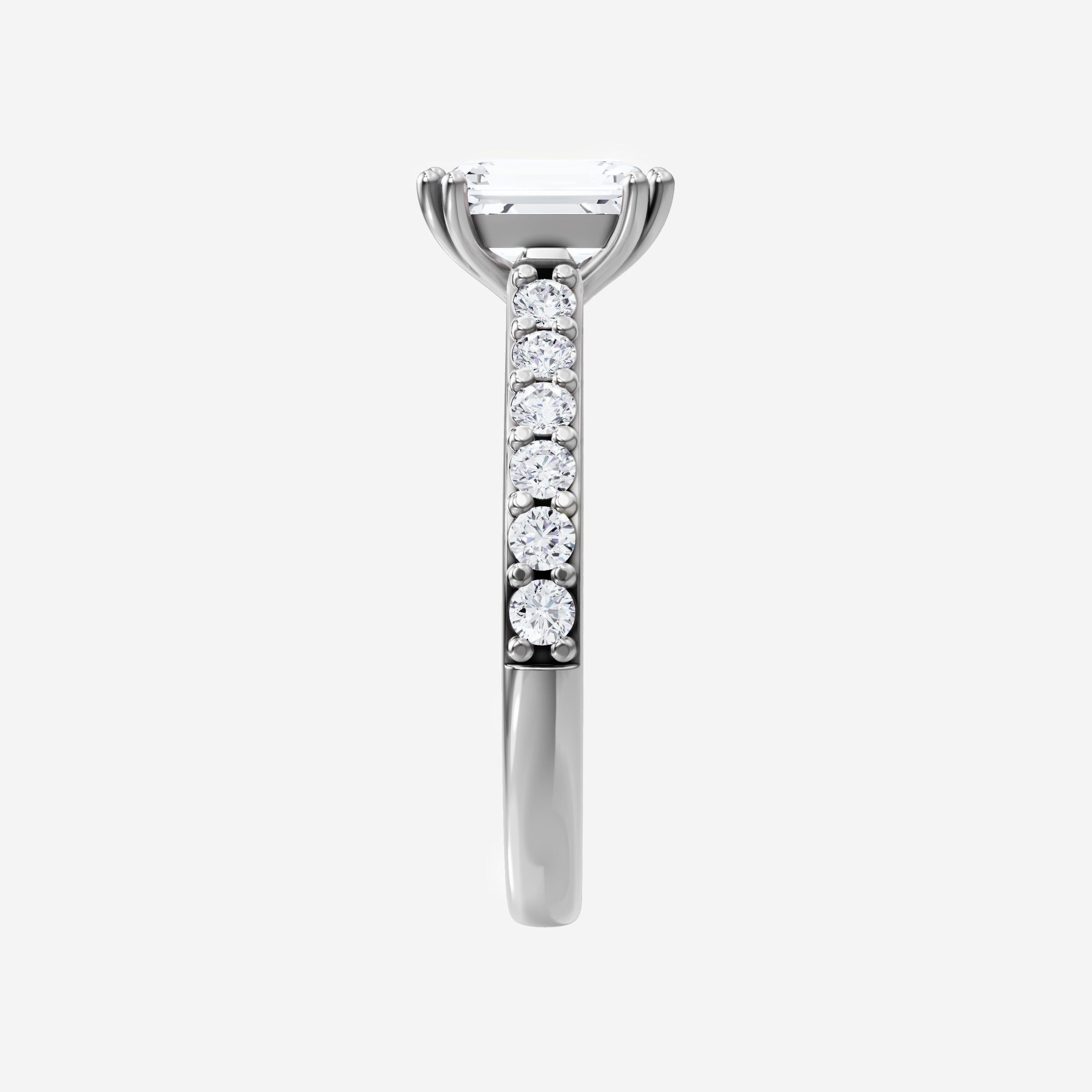 Anillo de esplendor brillante esmeralda