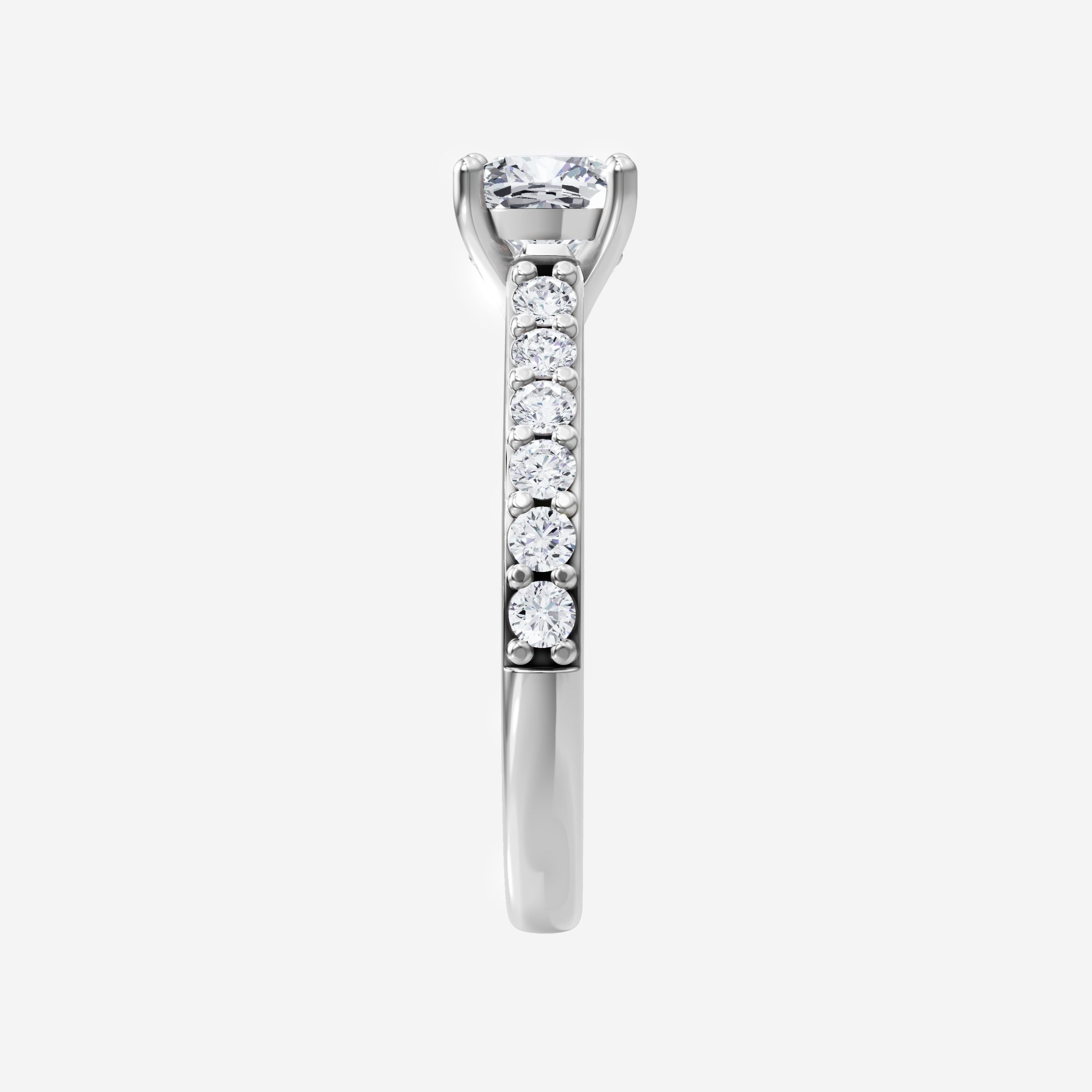 Anillo Diva deslumbrante con forma de cojín