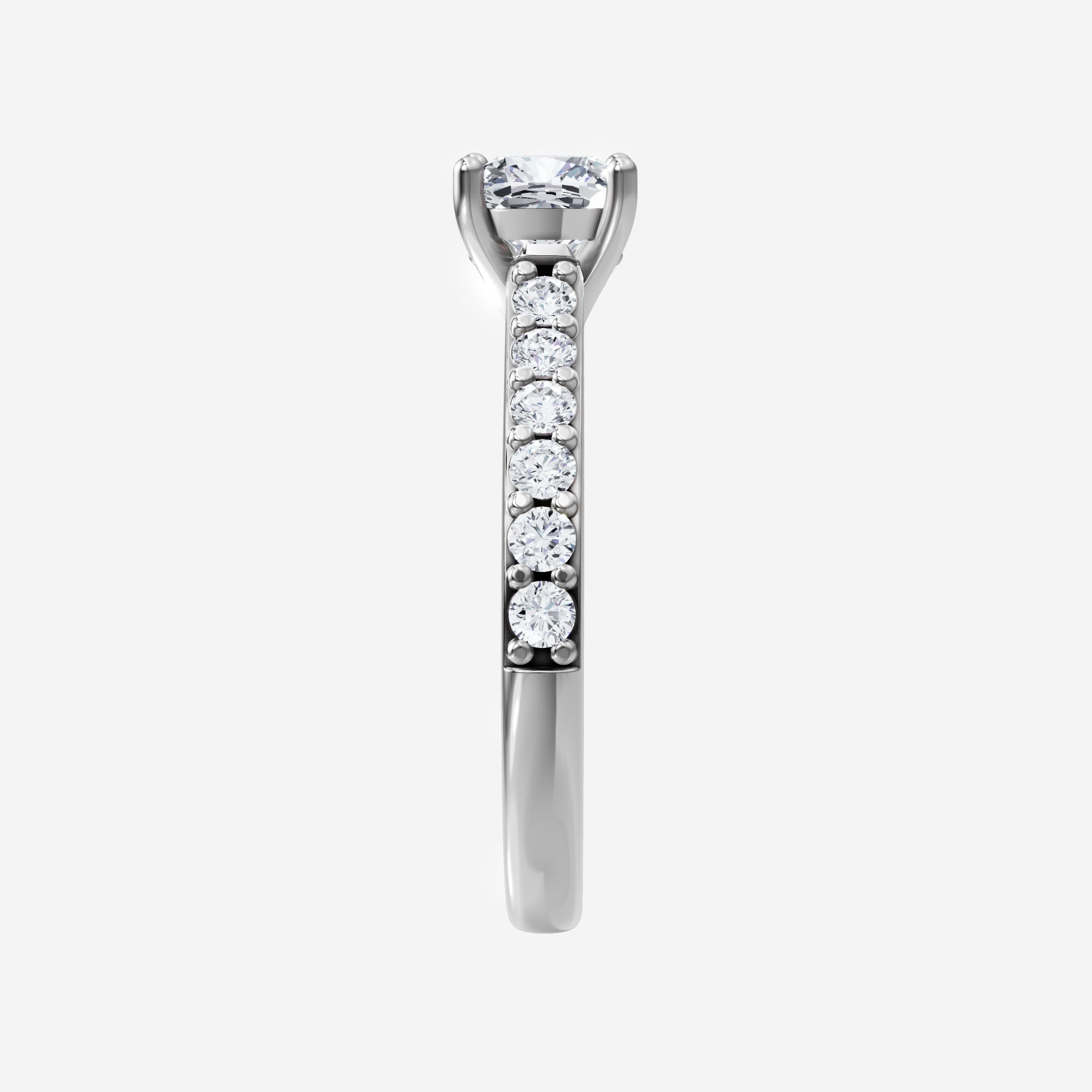 Anillo Diva deslumbrante con forma de cojín