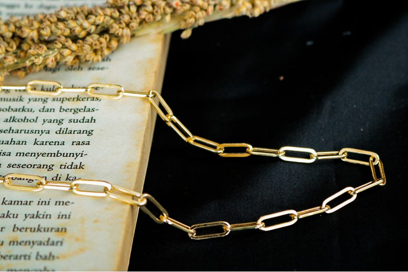 Yellow Gold Paperclip Chain Necklace