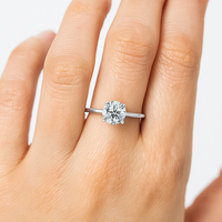 Anillo solitario redondo con diamantes cultivados en laboratorio (1-2 ct)