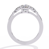 Anillo atemporal de diamantes cultivados en laboratorio de talla ovalada con detalles marquesa