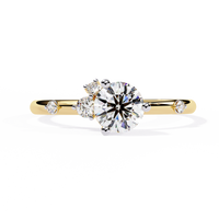 Anillo de diamantes asimétricos cultivados en laboratorio