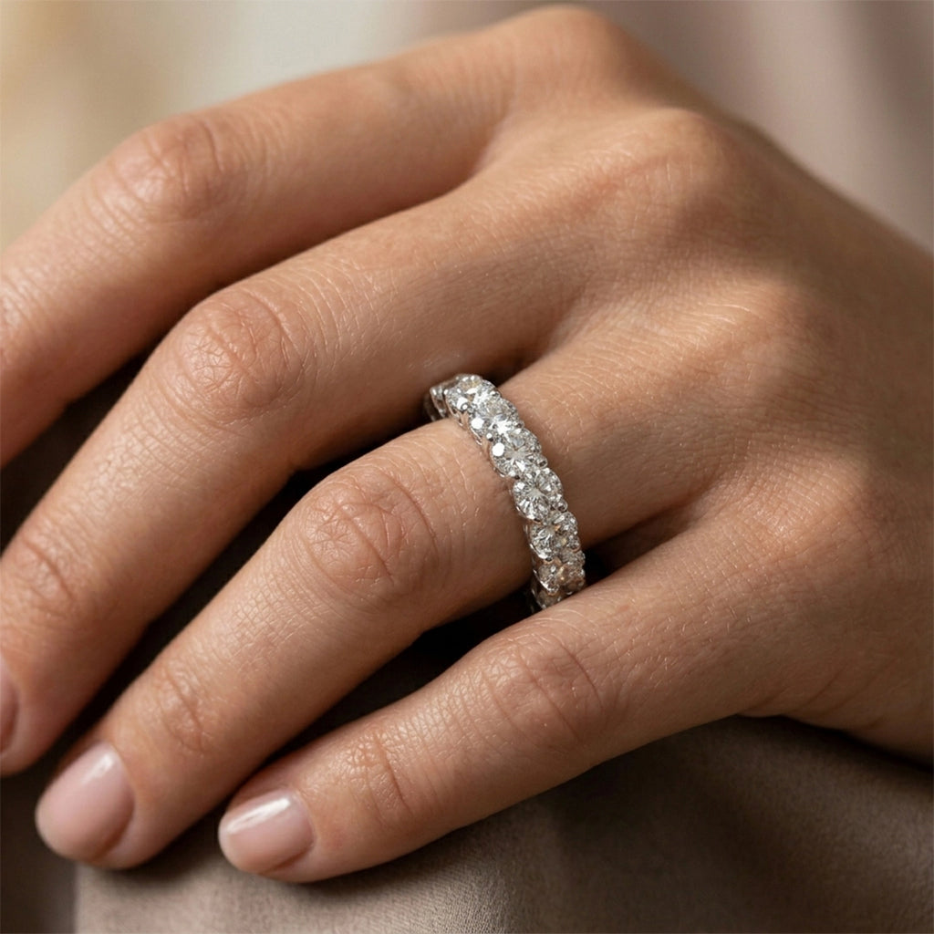 Anillo de banda clásica con diamantes cultivados en laboratorio de 0,50 ct 