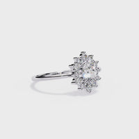 Anillo de diamantes cultivados en laboratorio con halo ovalado de inspiración vintage